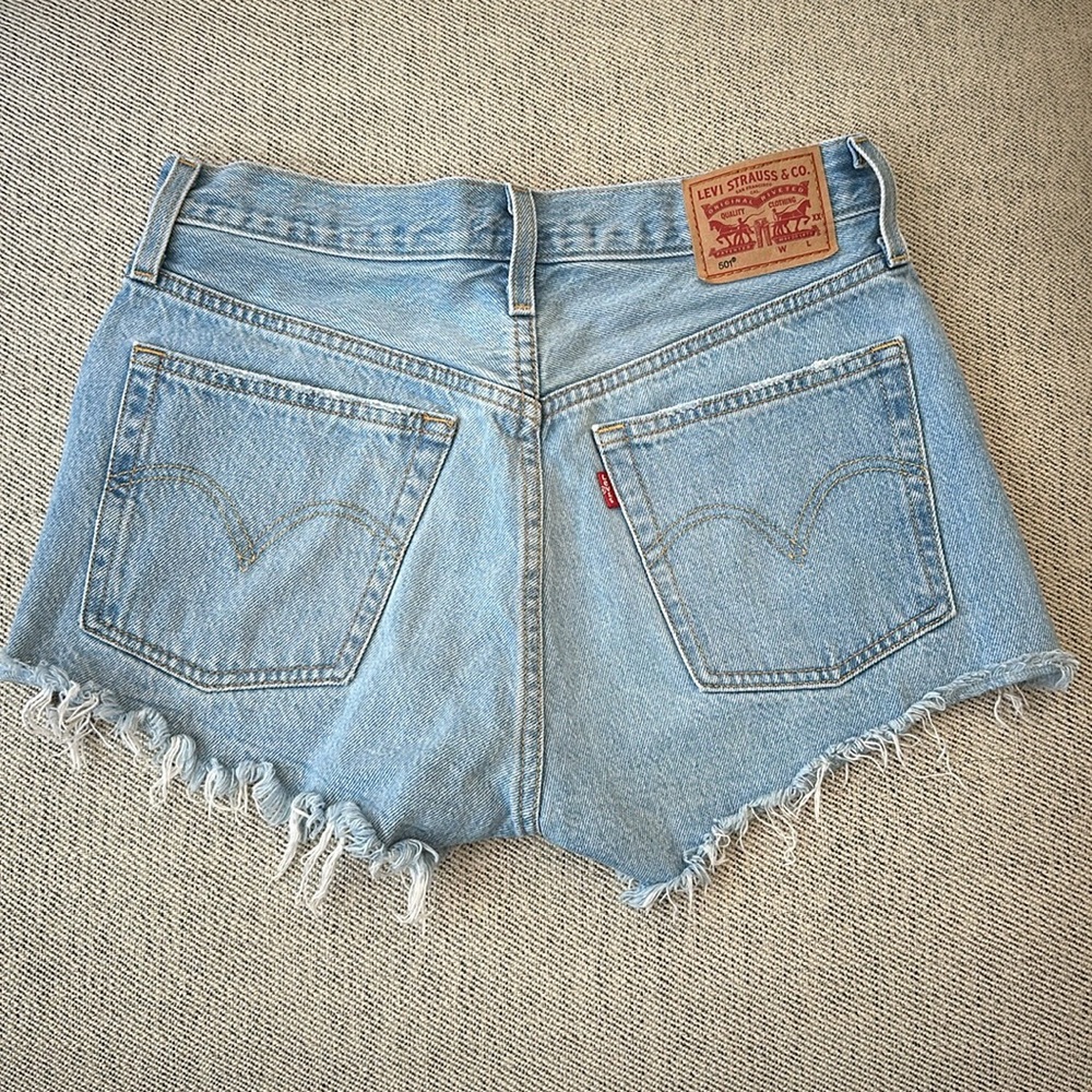 Levi 501 cutoff short